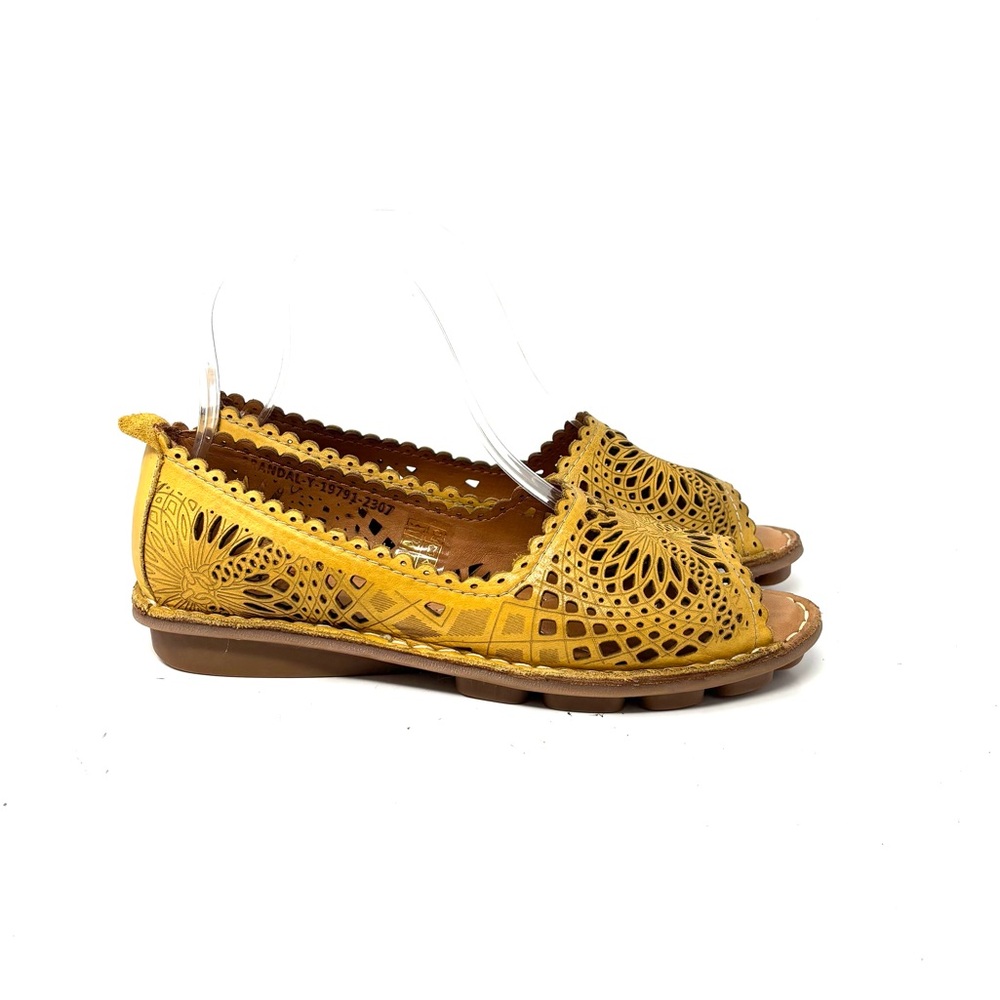 NEW Spring Step Sandals - Picture 5 of 7